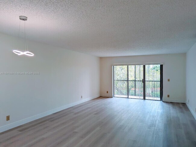 Building Photo - 16491 Blatt Blvd