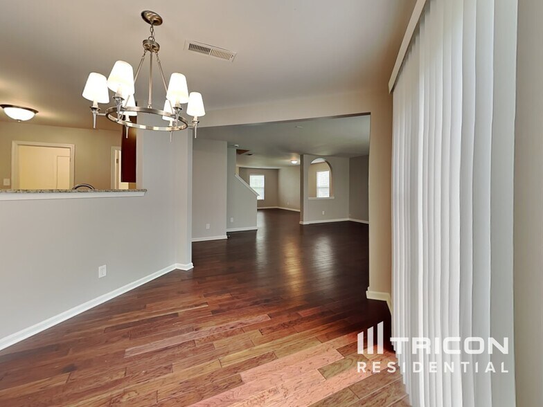 Building Photo - 194 Wolf Creek Ln