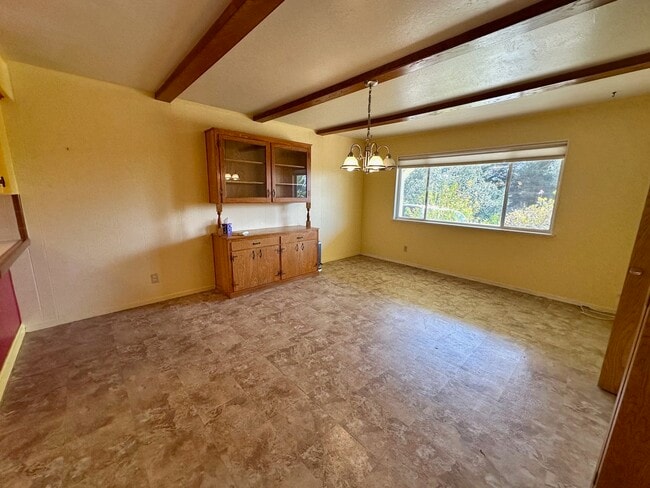 Building Photo - 46 Valley View Rd