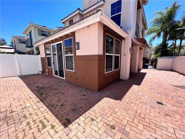 Building Photo - 28038 Via De Costa