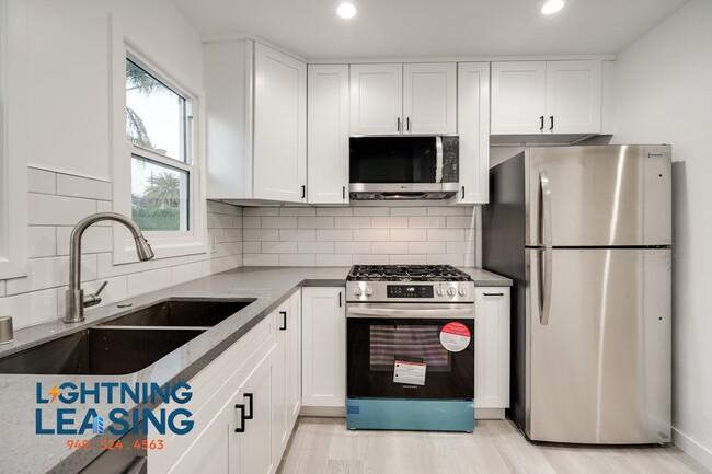 Building Photo - 1363 Hauser Blvd