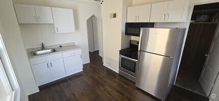 Building Photo - 2745 W Belmont Ave