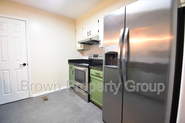 Building Photo - 518 Singletary Pl