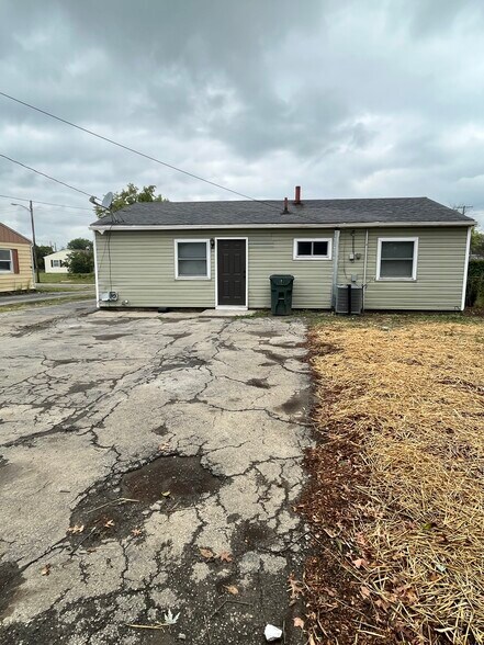 Building Photo - 2091 Penrose Dr