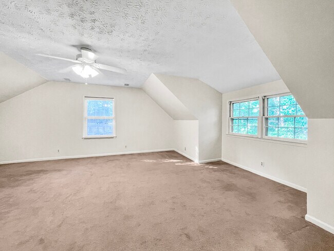 Building Photo - 5-Bed, 2.5-Bath Home with Deck & Covered P...
