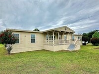 Building Photo - 831 Country Club Rd