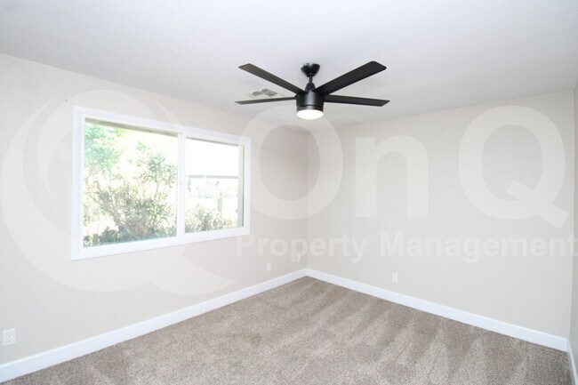 Building Photo - 1338 E Redfield Rd