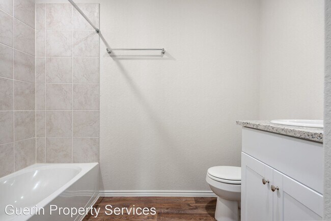 Building Photo - 4 br, 2.5 bath House - 133 Legendary Trail...