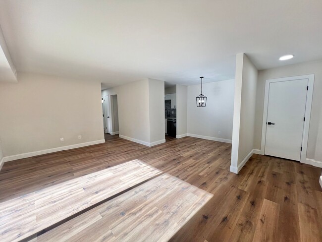 Building Photo - Newly Remodeled 2BD, 1.5BA Raleigh Condo i...