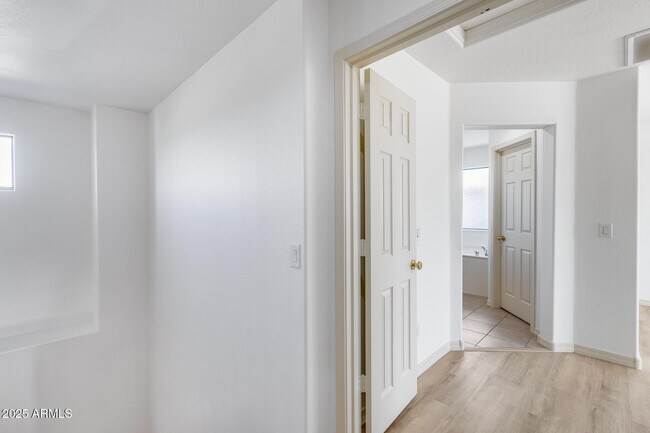 Building Photo - 17435 W Saguaro Ln