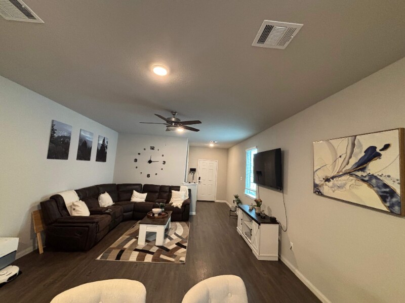 Building Photo - 14031 Chinook Dr