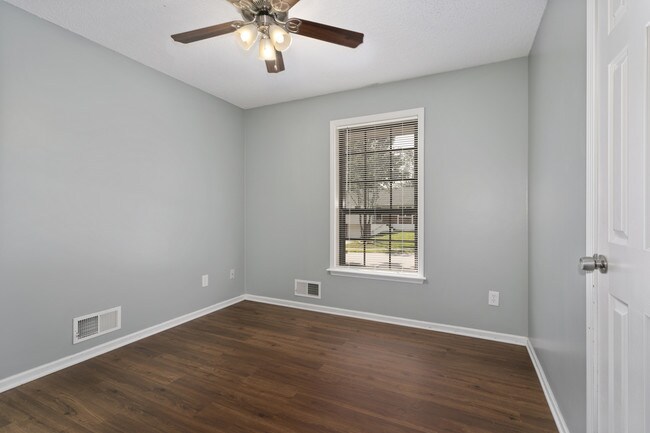 Building Photo - 3513 NE Stanton St