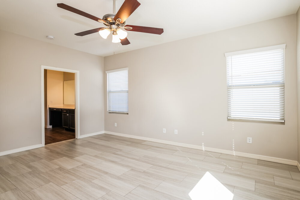 Building Photo - 37317 W Bello Ln