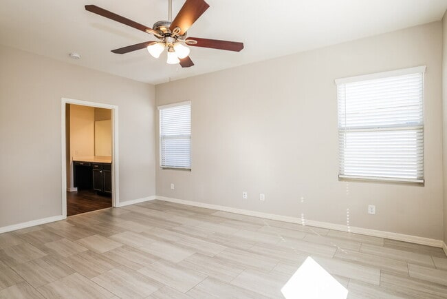 Building Photo - 37317 W Bello Ln