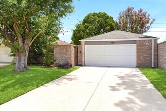 Building Photo - 16007 Ridgegreen Dr