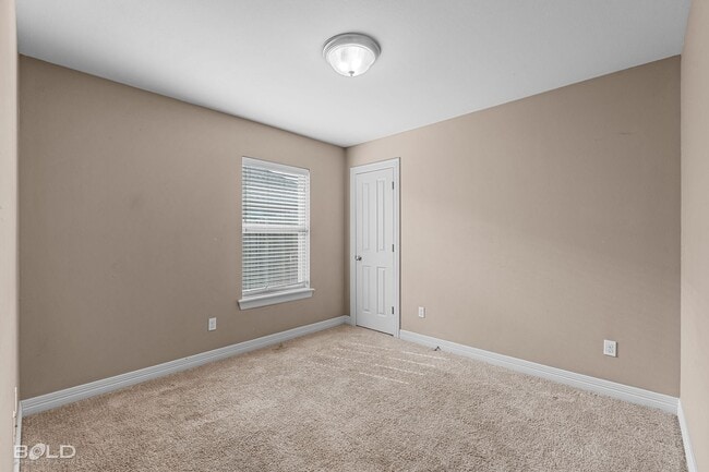 Building Photo - 709 Bianca St