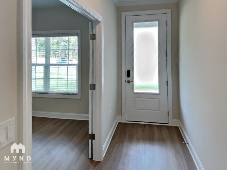 Building Photo - 102 Sina St