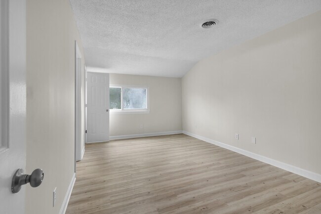 Building Photo - 125 Pirates Rd