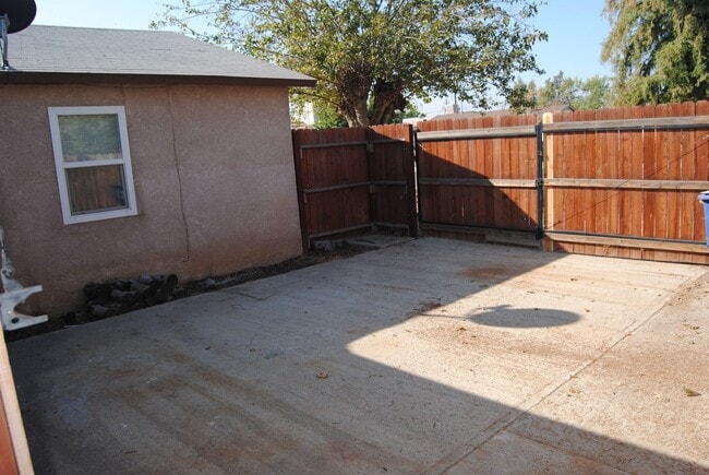 Building Photo - Price Reduced