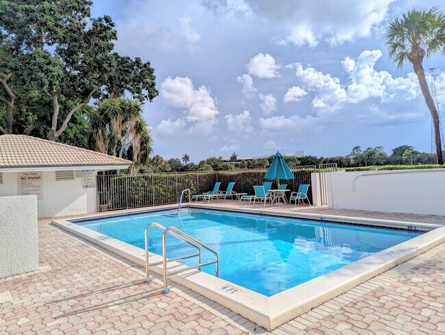 Building Photo - 609 Bridgewood Dr