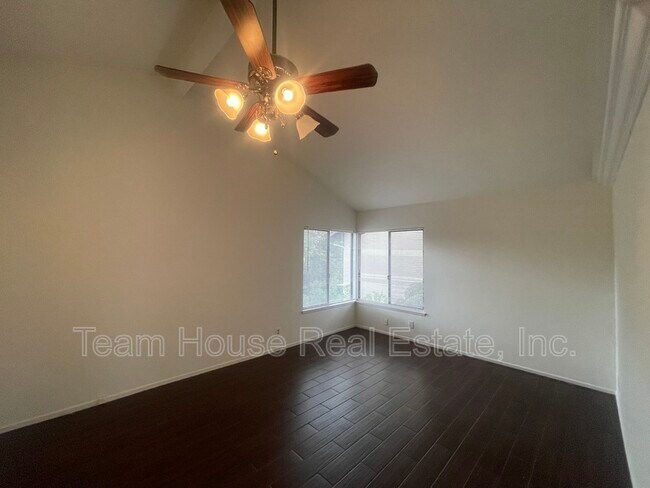 Building Photo - 23423 Vía Boscana