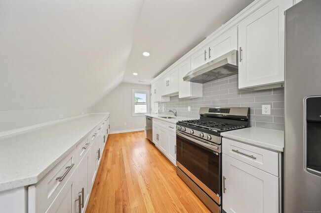 Building Photo - 42 Waterville St