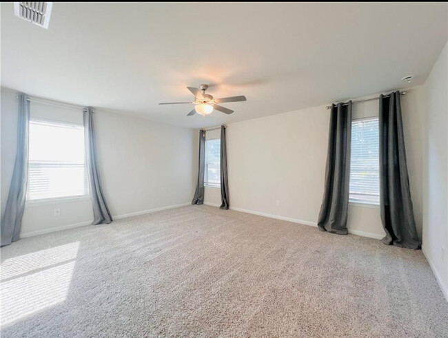 Main bedroom - 5562 Plain Field Ln