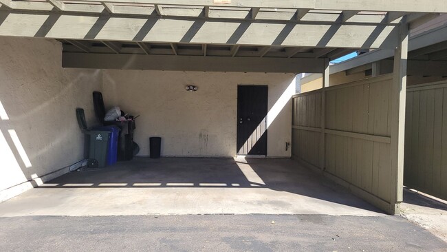 Building Photo - Convienently Located In Mira Masa