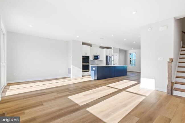 Building Photo - 1017 Venifena Terrace SE