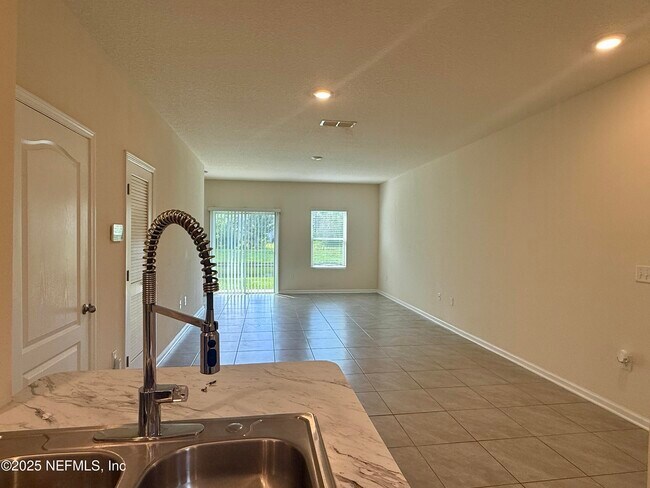 Building Photo - 7765 Legacy Trl
