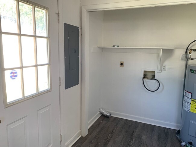 Building Photo - 3 bedroom home on cul-de-sac street