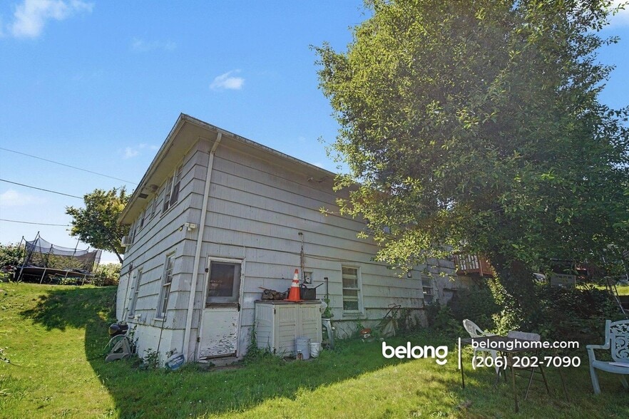Building Photo - 3820 14th Ave S
