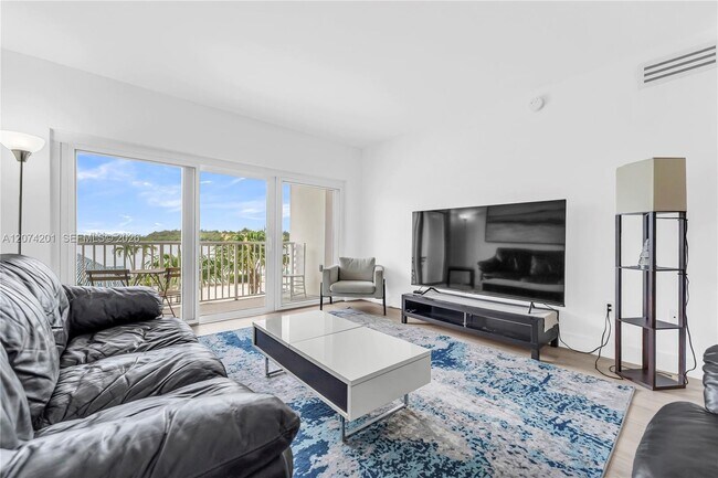 Building Photo - 300 Bayview Dr