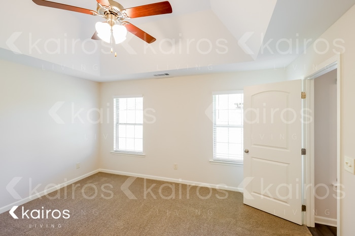Building Photo - 713 Park Ln