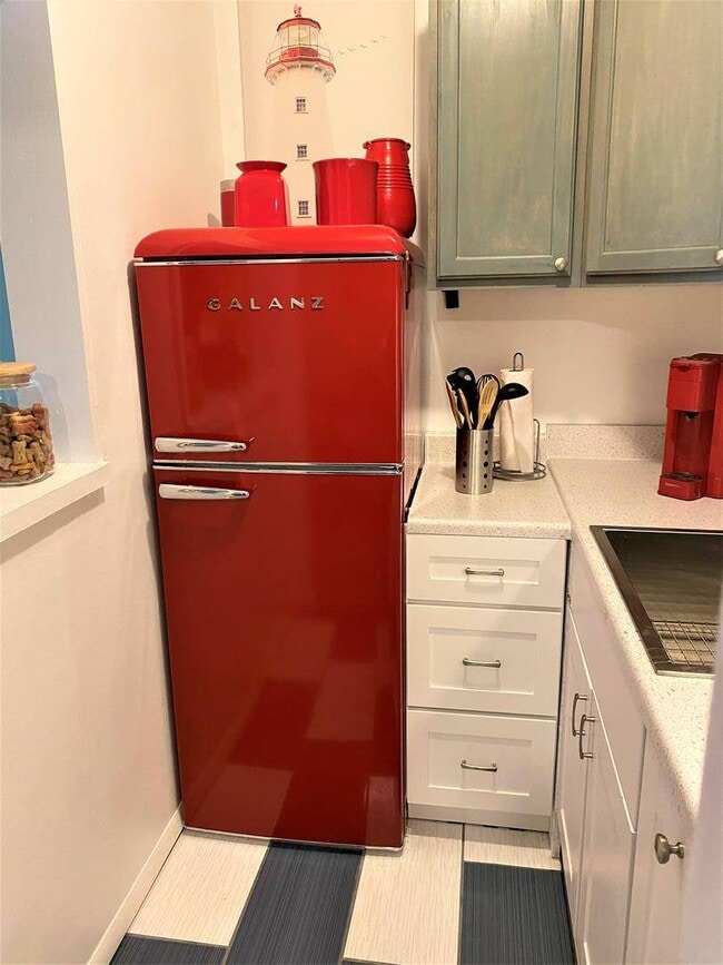 Building Photo - 714 Rosedale St