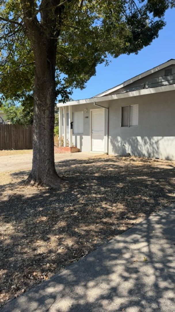 Building Photo - Duplex for RENT!