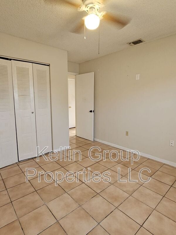Building Photo - 2351 Chestnut Hills Dr