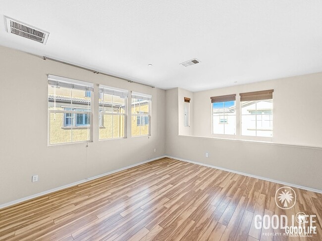 Building Photo - Great 2B/2.5BA Townhouse Available in Santee with Attached Garage & Onsite Pool, Spa, and Playgro...