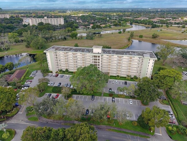 Building Photo - 3080 N Course Dr