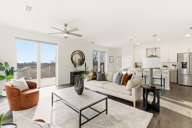 Building Photo - 775 Juniper St NE