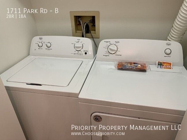 Building Photo - 1711 Park Rd