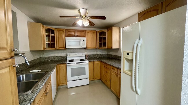 Full Kitchen - 485 N Pine Island Rd