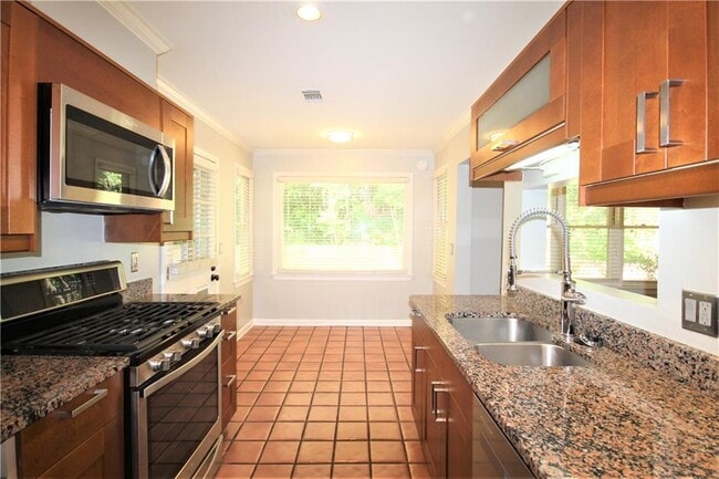 Building Photo - 19 Brittany Way NE