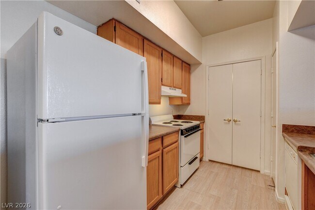 Building Photo - 45 Maleena Mesa St