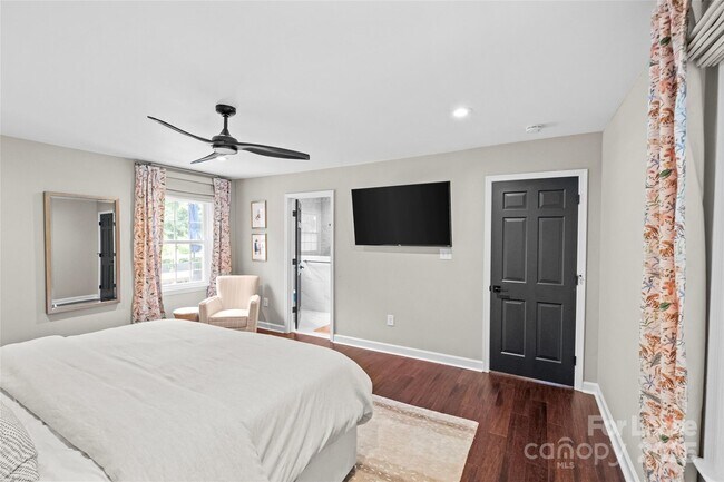 Building Photo - 2544 Ainsdale Rd