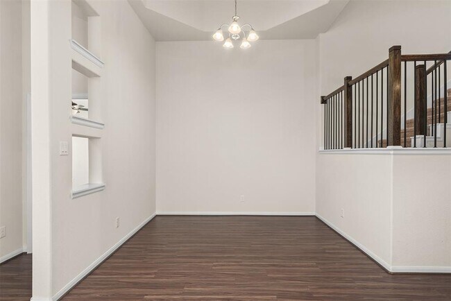 Building Photo - 2701 Bayrose Dr
