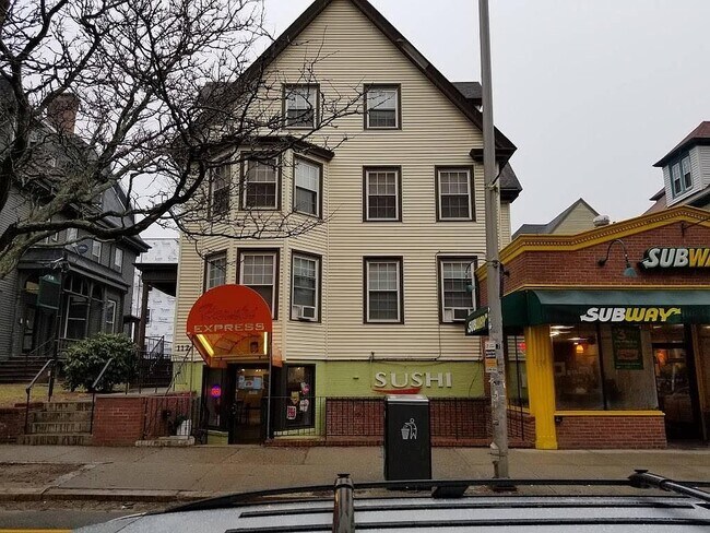 Primary Photo - 112 Waterman St