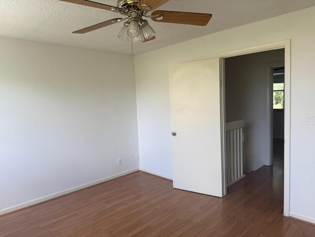 Building Photo - 795 Crystal Lake Dr