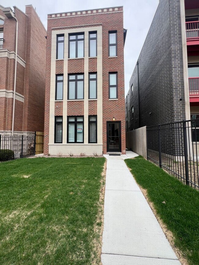 Building Photo - 4231 S Champlain Ave