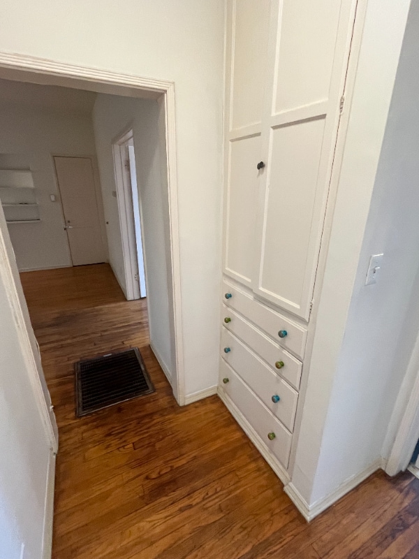 Building Photo - 139 Sweetzer Ave